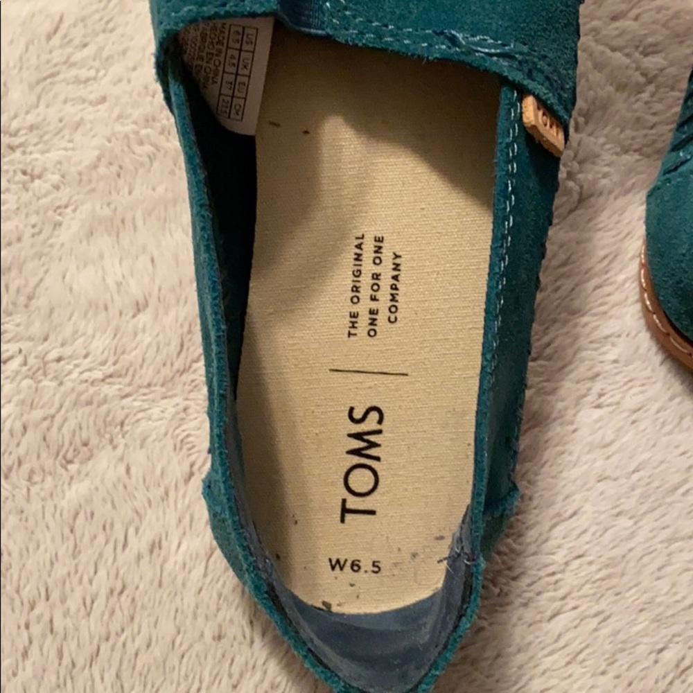 Toms - Picture 7 of 7